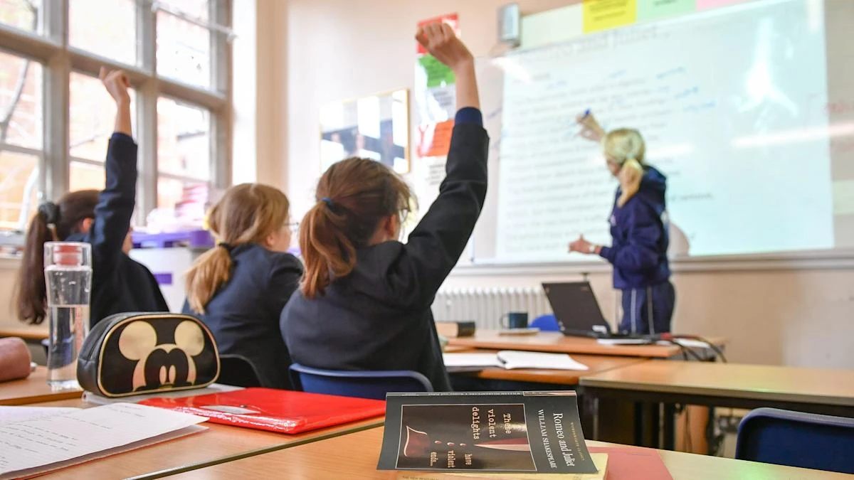 Pupils’ enjoyment of school suffers ‘substantial decline’ in Year 7 – study
