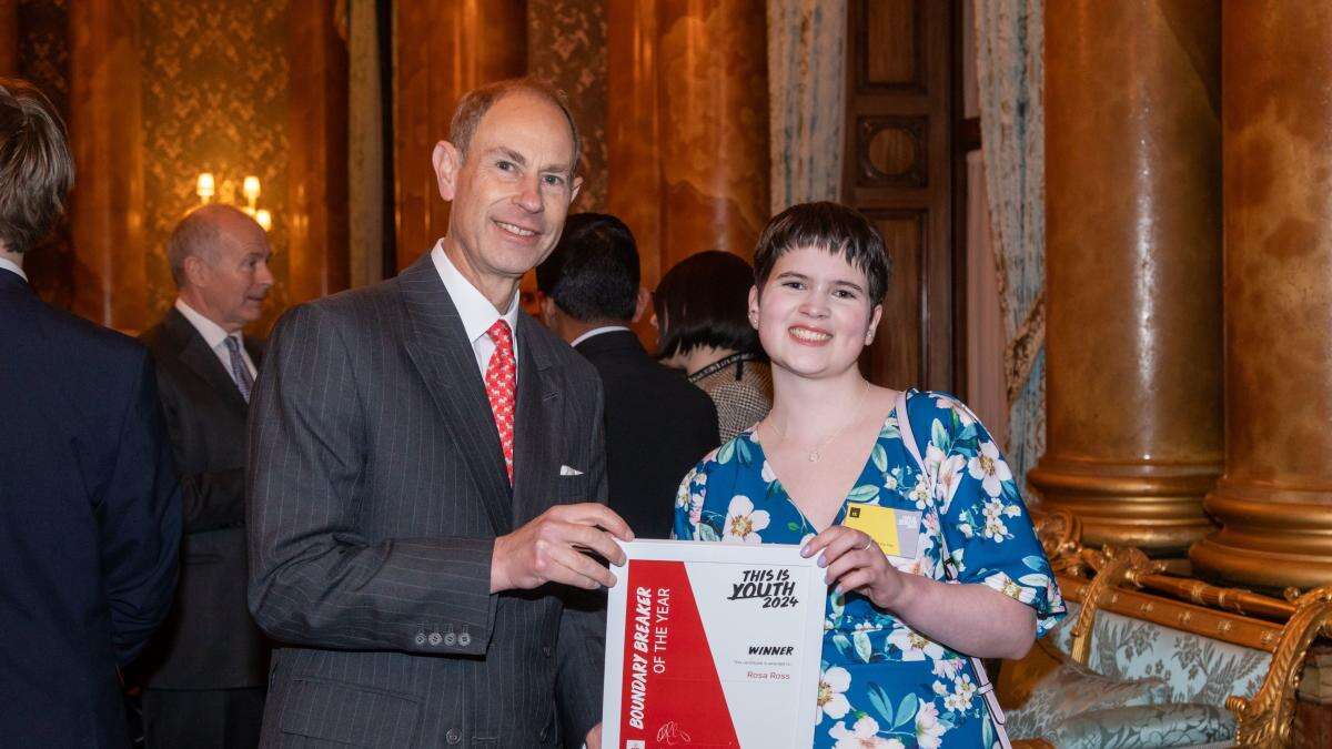 Royal award for ‘selfless’ teenager who supported fellow young cancer patients