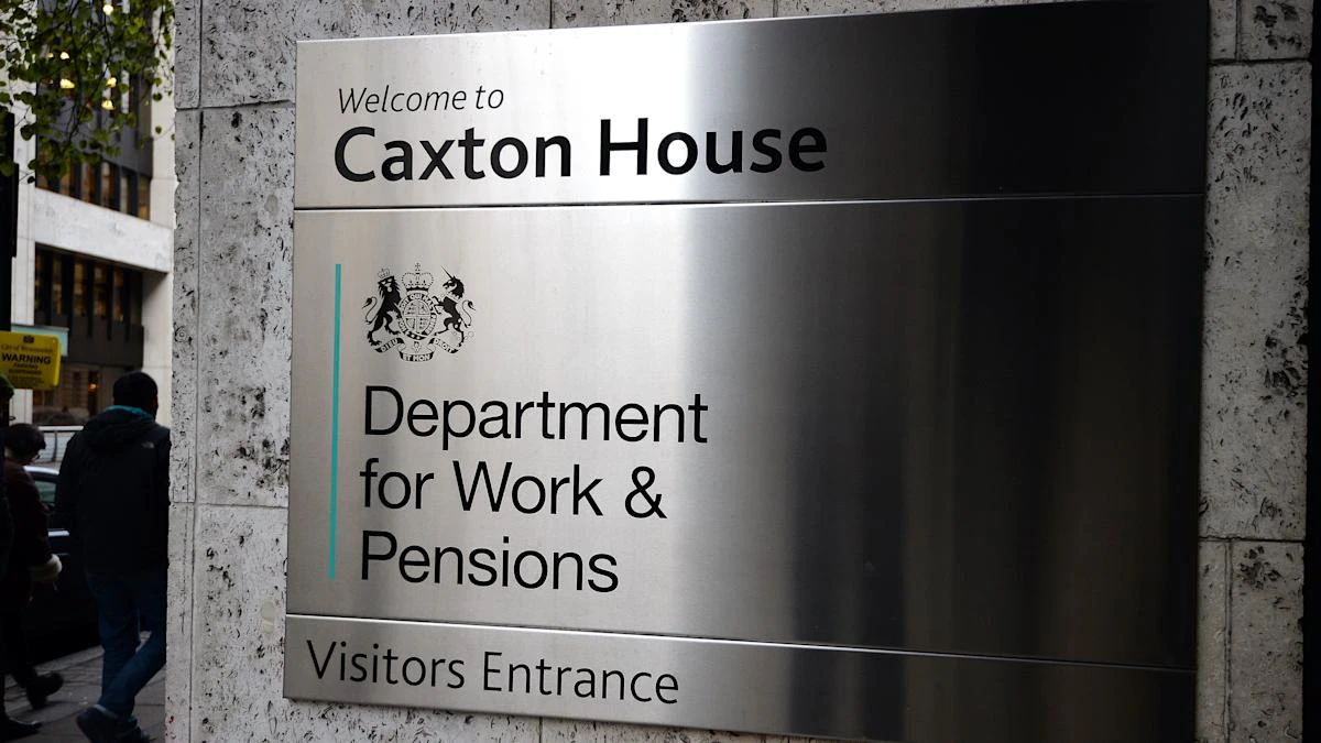Minister resolute on benefit cuts amid threats of Labour rebellion