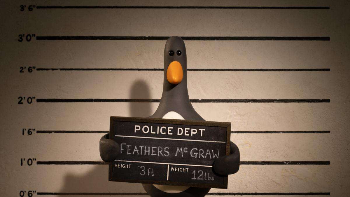 Feathers McGraw plays dramatic organ solo in new Wallace And Gromit trailer