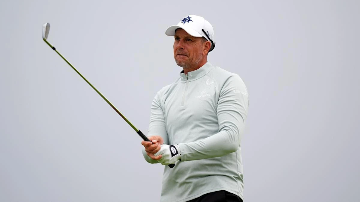 Henrik Stenson takes advantage of good conditions with strong start on day three