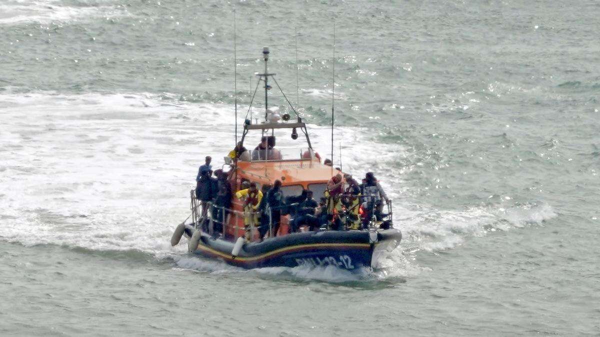 More than 3,000 migrants crossed Channel in busiest fortnight so far this year