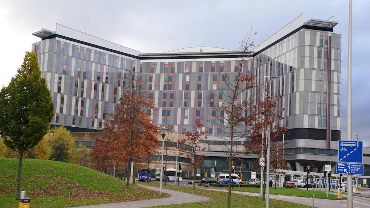 Whistleblowers who raised hospital safety concerns owed apology, inquiry told
