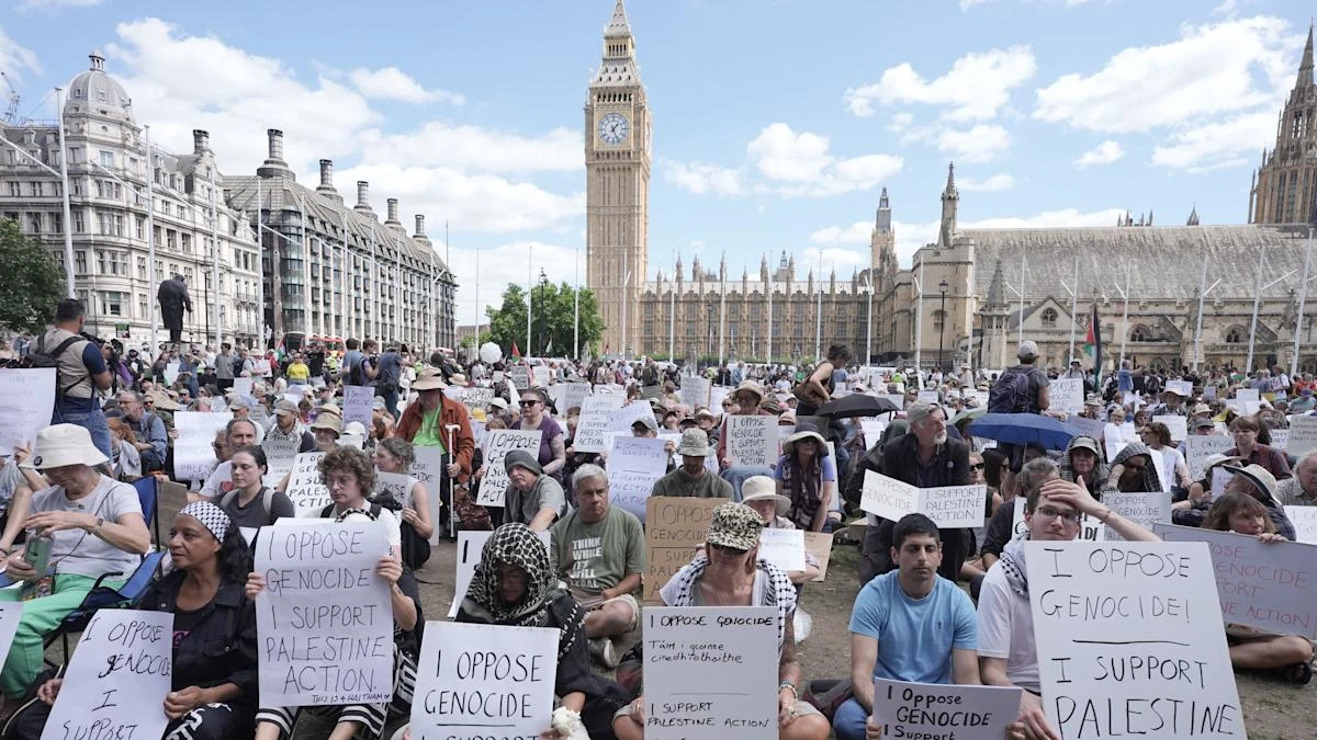 Protesters told not to give details to police at rally over Palestine Action ban