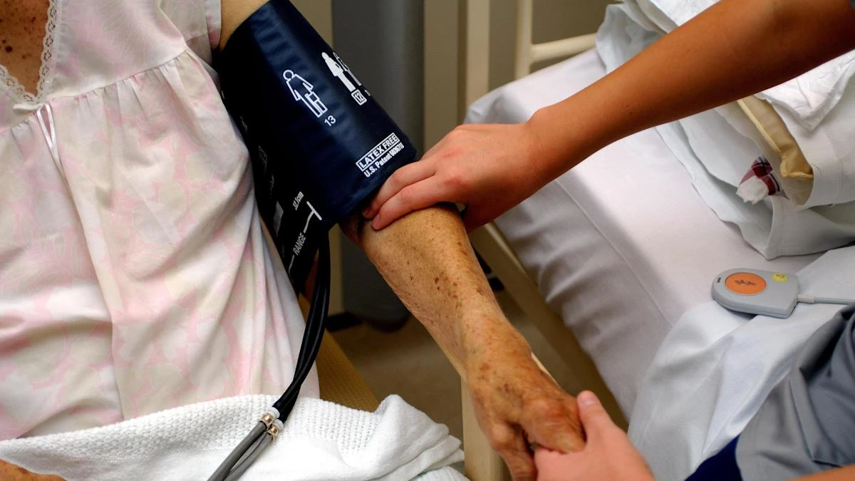 Doctors warn of ‘threat to patient safety’ over elderly people stuck in A&E
