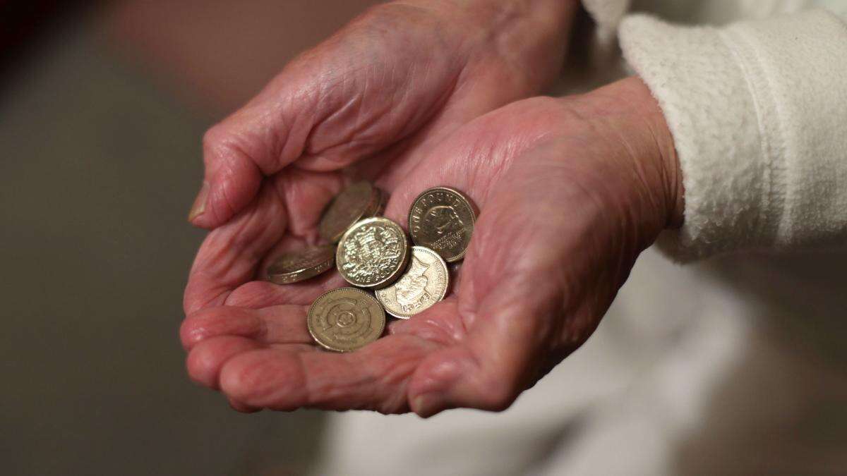 Thousands forced into poverty by winter fuel squeeze, Government estimates