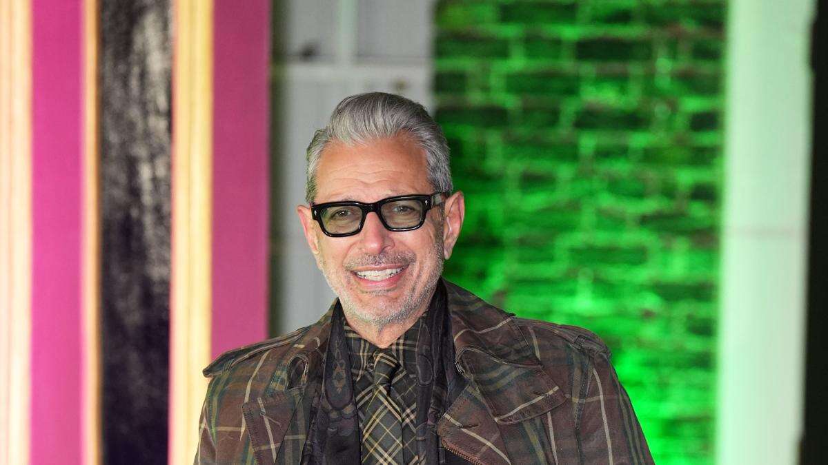 Jeff Goldblum and his band release single with Scarlett Johansson