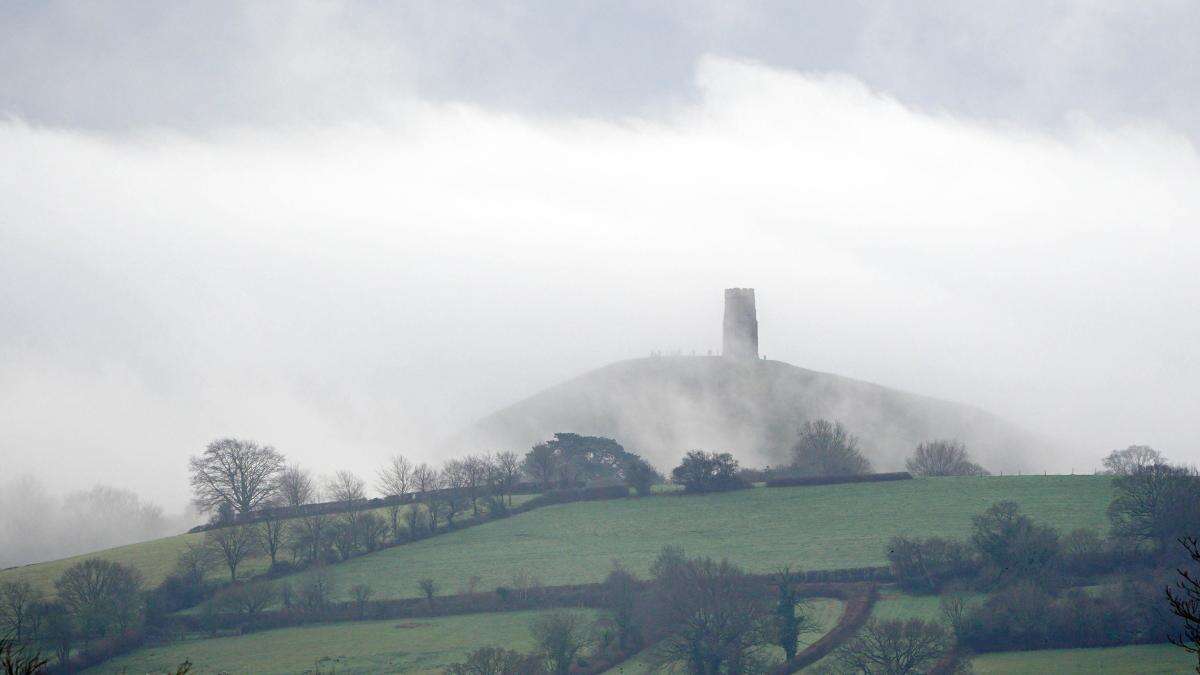 Yellow alert for fog in force with warnings of possible flight disruption