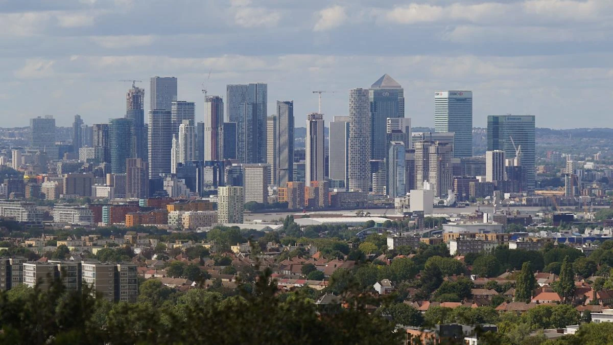 UK economic growth subdued but not stalling, says PwC