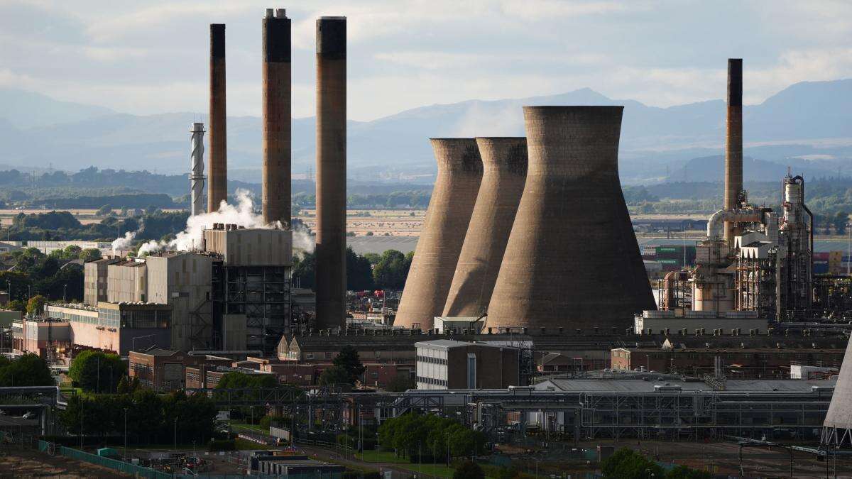 Governments must be ‘forced to act’ to save Grangemouth refinery, union says