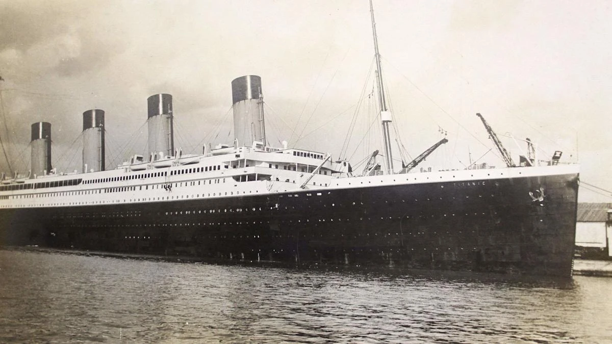 Titanic couple’s gold pocket watch could sell for £800,000 at auction
