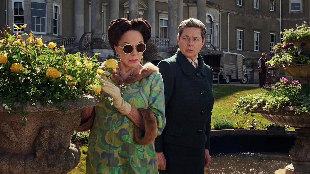 First look at Joan Collins as Wallis Simpson in The Bitter End revealed