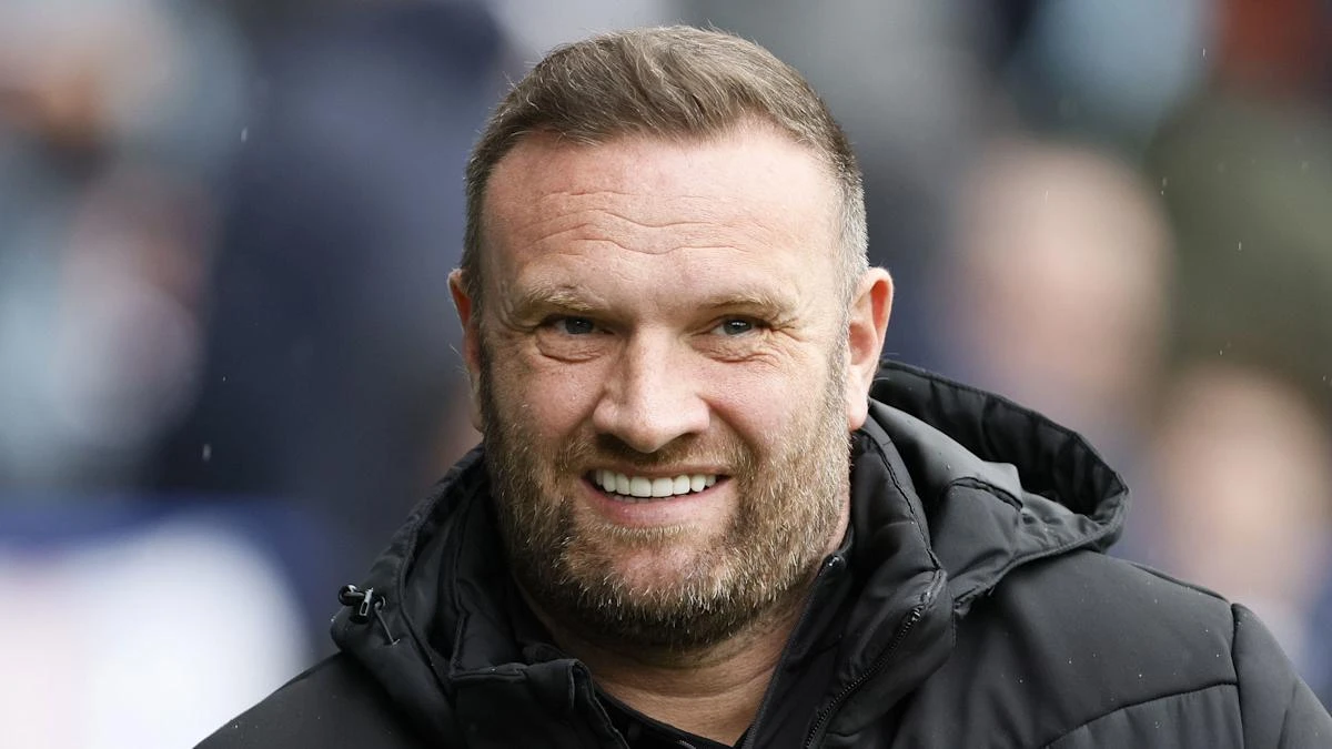 Ian Evatt makes winning start as Blackpool boss after late goal at Peterborough