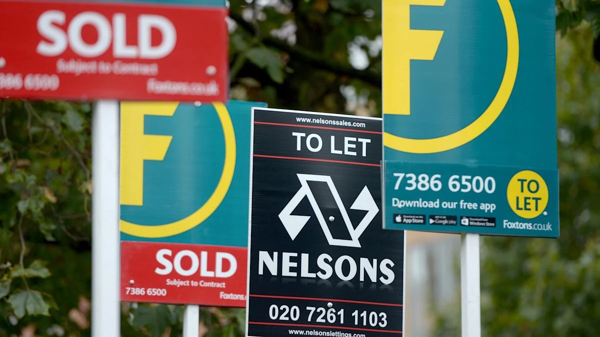 Average UK house price dips by 0.6% month-on-month as stamp duty deadline passes