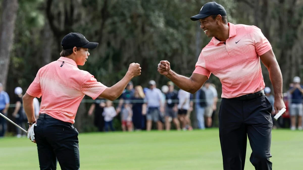 We just suck at putting – Tiger and Charlie Woods struggle i…