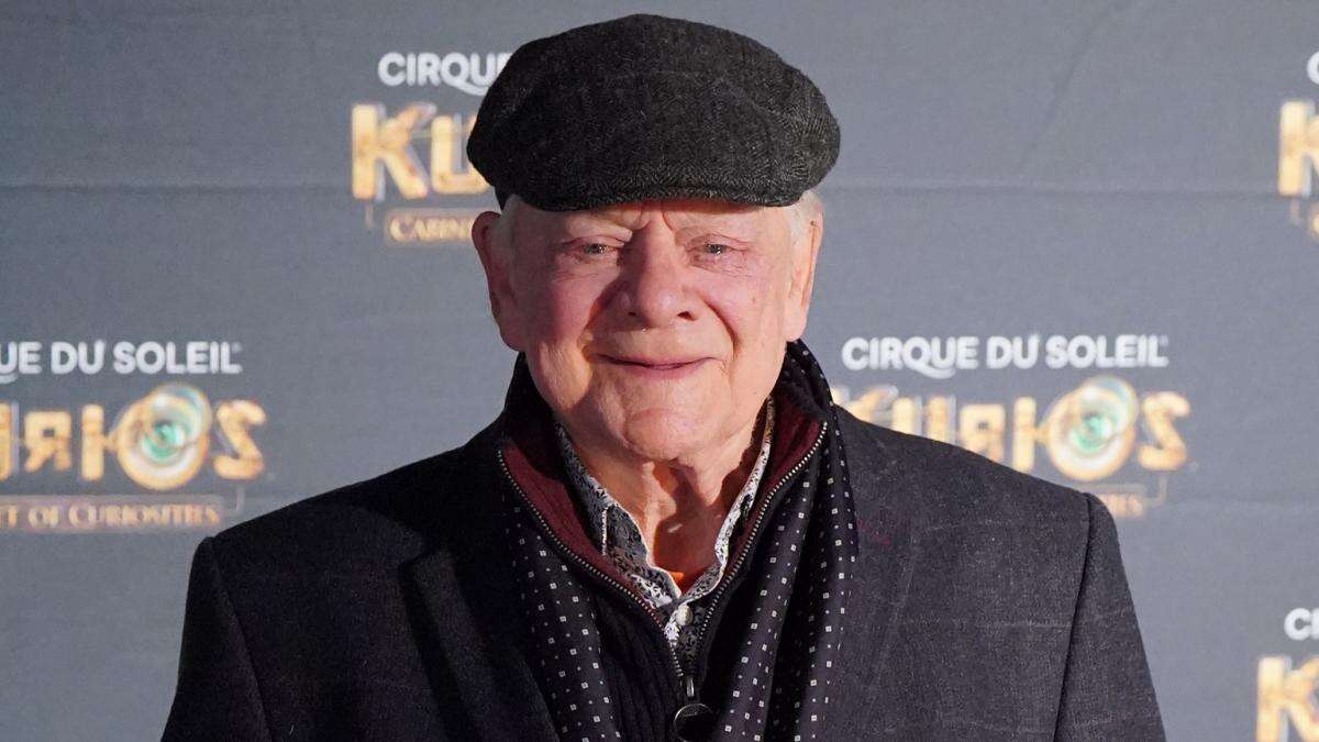 David Jason deplores lack of TV roles for older actors