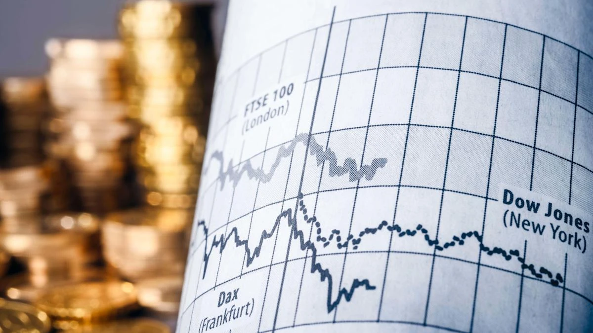UK stock markets tumble as investors ‘spooked’ by US banking issues