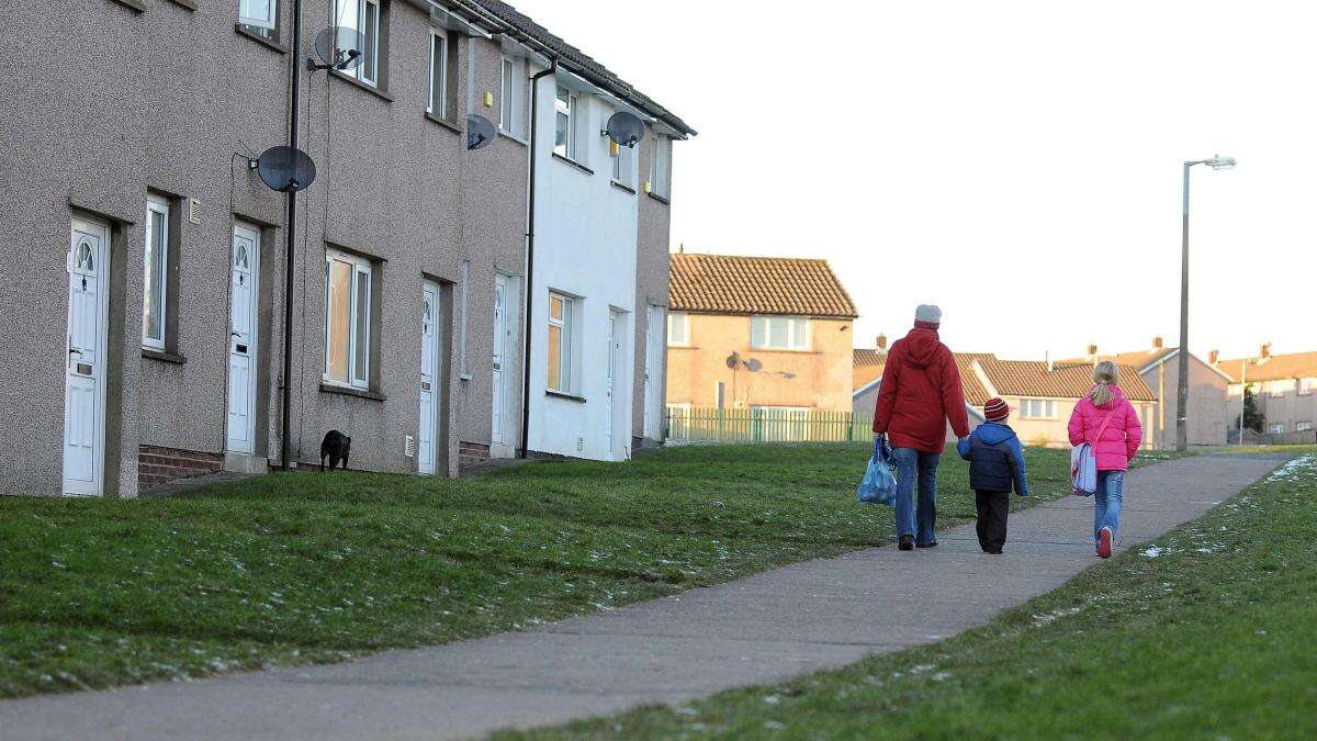 Tens of thousands more households caught within benefit cap, latest figures show