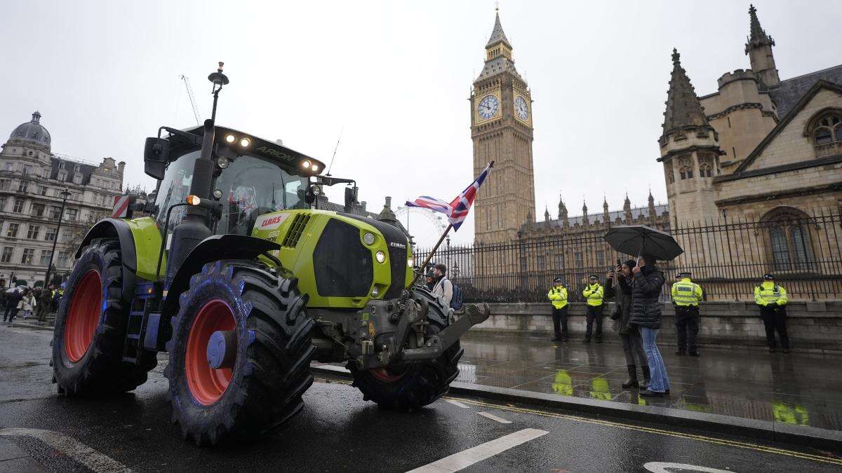 Half of rural voters trust Labour less after inheritance tax move – poll