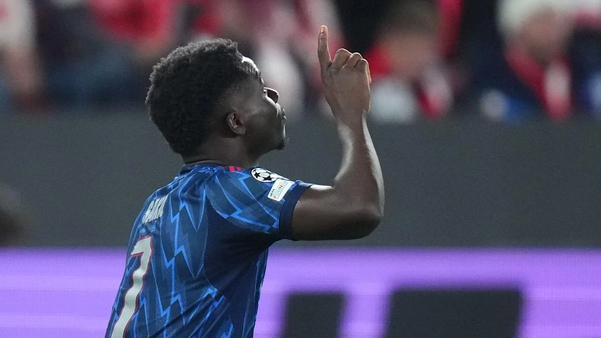 Arsenal cruise past Slavia Prague and set club clean sheet record