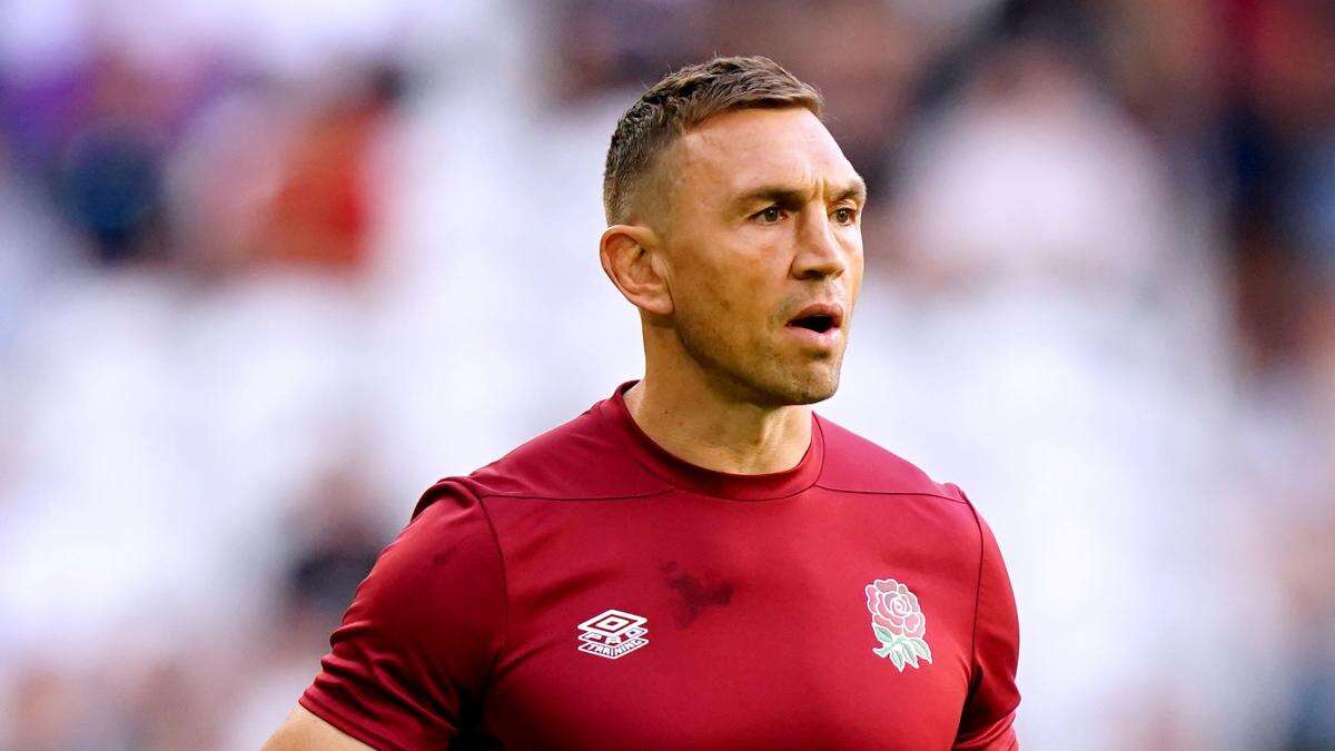 Kevin Sinfield to continue with England coaching role after agreeing new deal