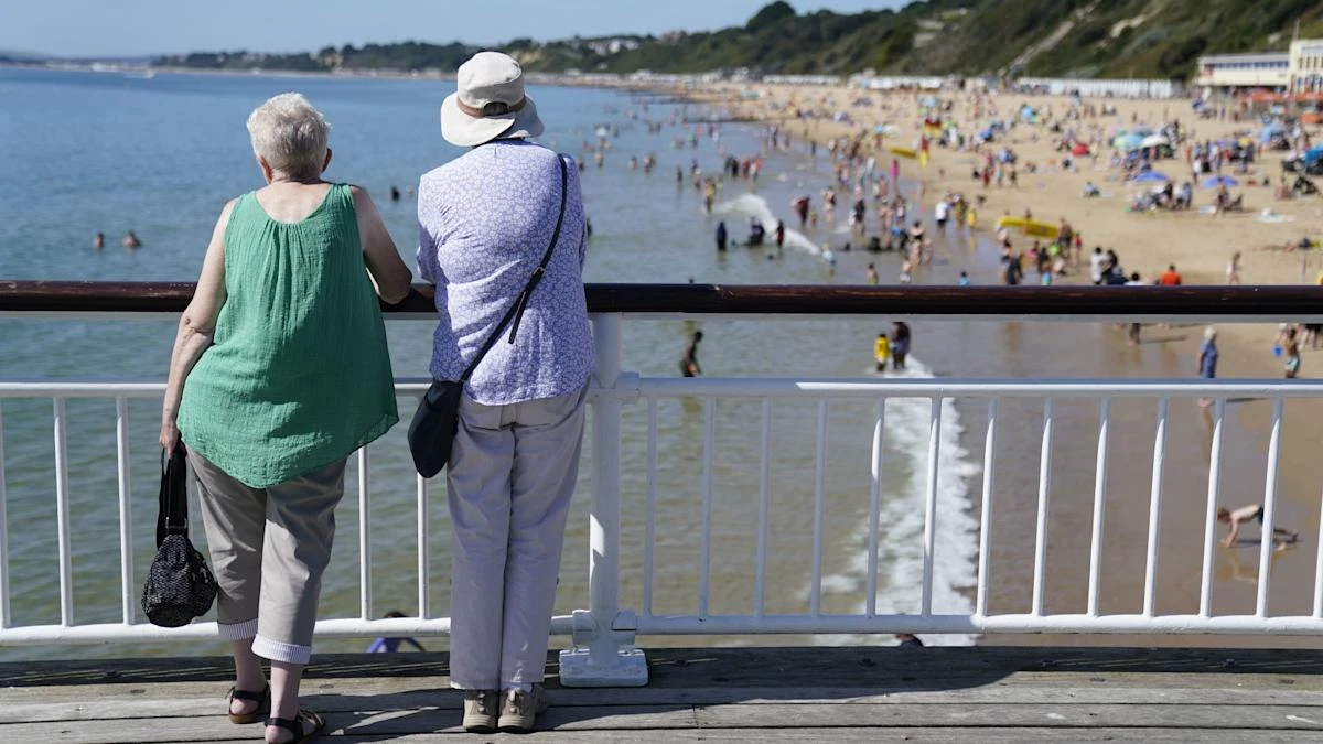 UK braces for persistent hot weather with peak of 27C