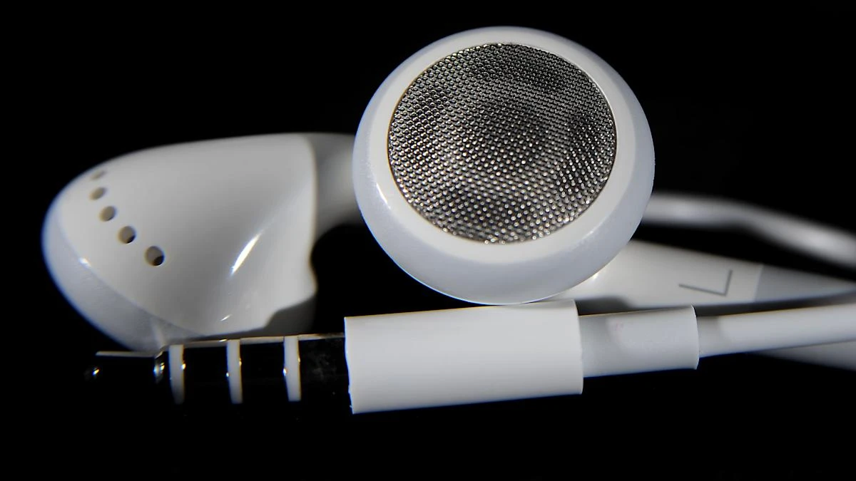 London mayor rolls out campaign on people blasting music on public transport
