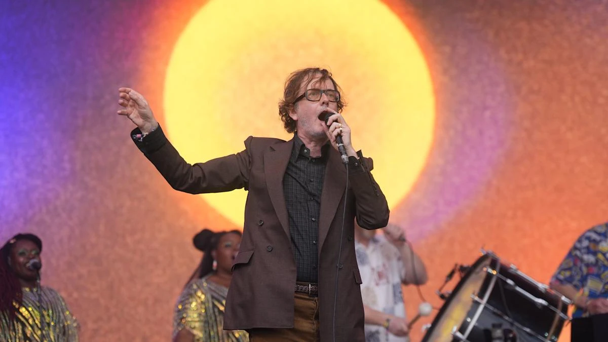 Shipping Forecast provides ‘oasis of calm’ – Jarvis Cocker