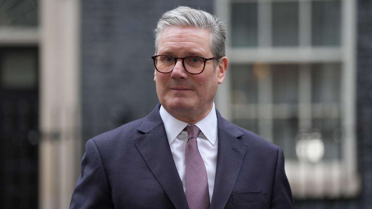 Starmer welcomes £550m housing investment with vow to remove planning obstacles