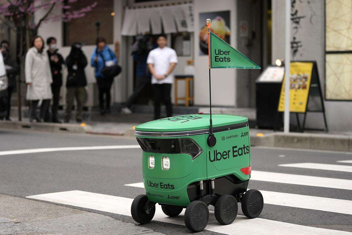 始まった「歩道」争奪戦、Uberら「自動配送ロボ」で国交省が“仕様変更”のワケ