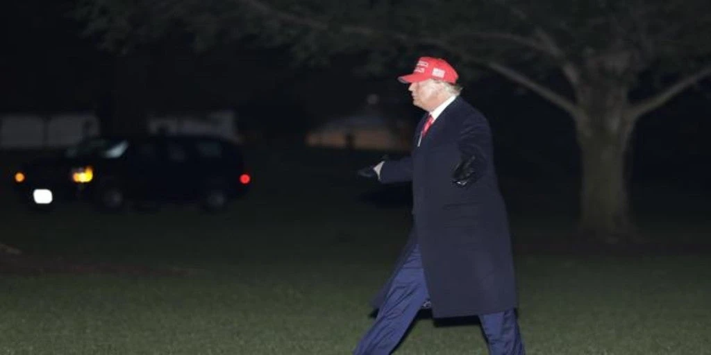 Donald Trump sigue los resultados desde la Casa Blanca