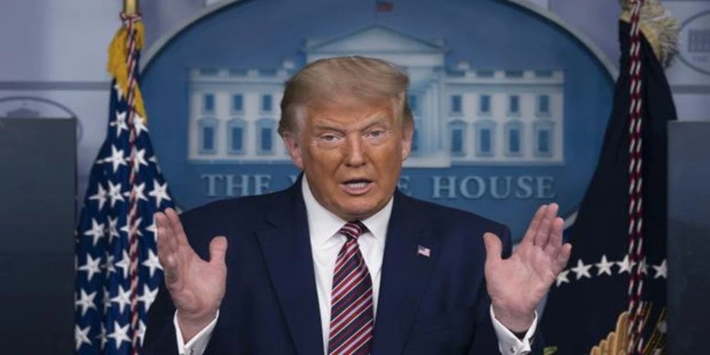 Trump tilda de «inexactas» las predicciones de Fauci sobre el coronavirus
