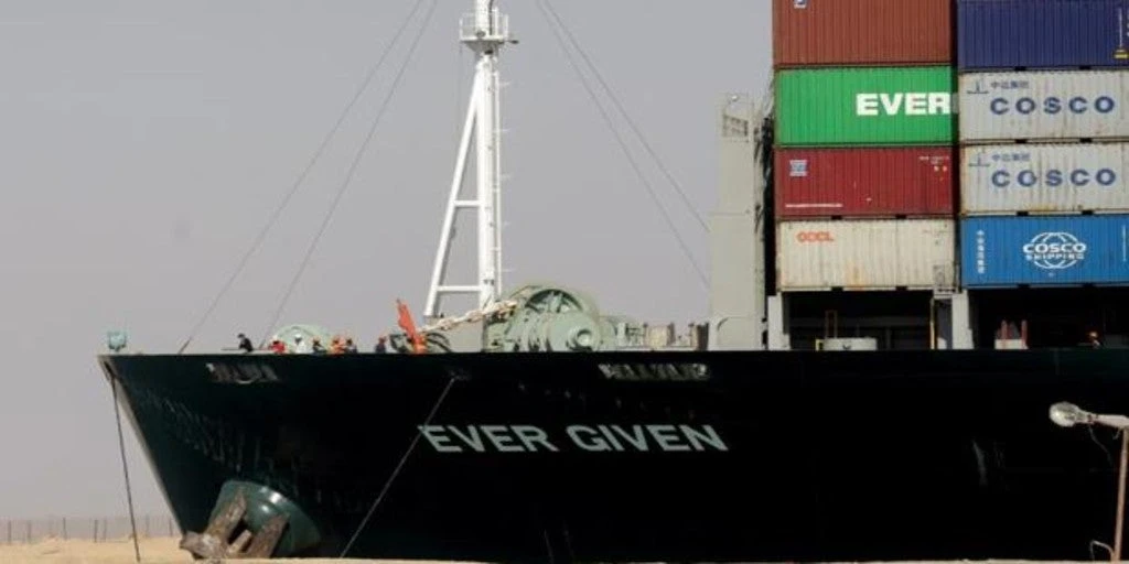 Principio de acuerdo para liberar el Ever Given de las aguas de Egipto por el bloqueo del Canal de Suez