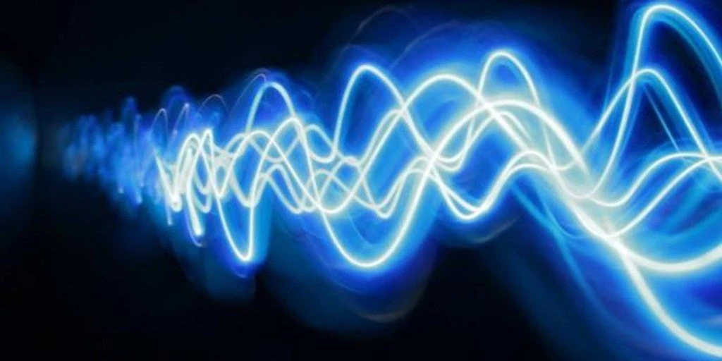 36 km por segundo. Esa es la máxima velocidad posible del sonido