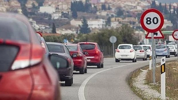 Los peligros que provocan los coches zombis, viejos, sin seguro ni ITV