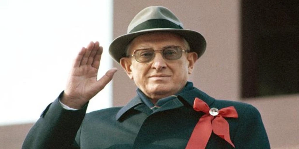 Yuri Andropov, el hombre que odiaba Juan Pablo II y dirigió al KGB con mano de hierro en la Guerra Fría 