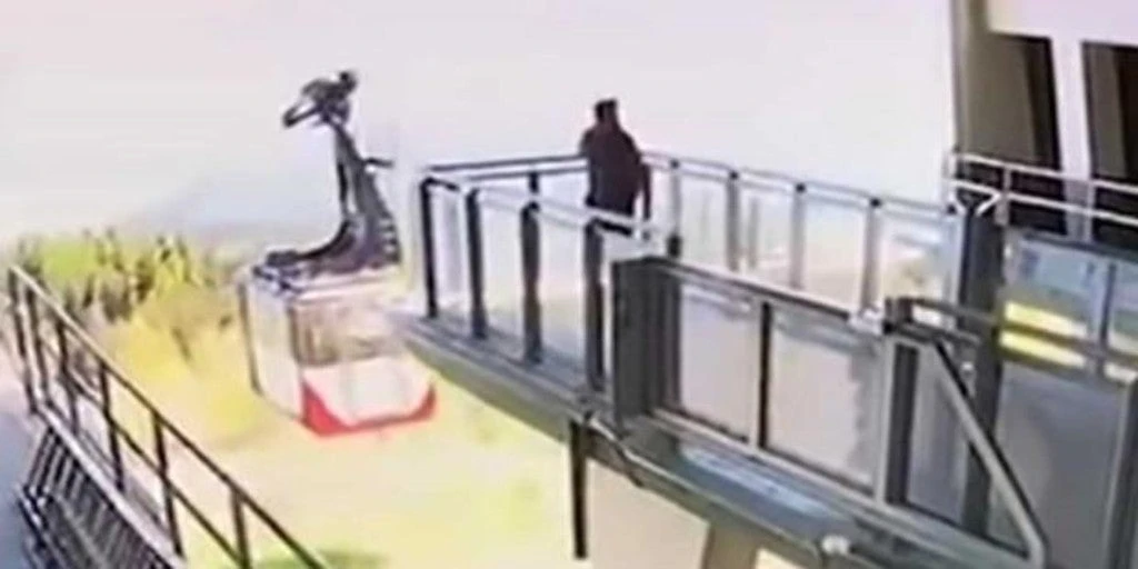 Publican el vídeo que muestra cómo fue el accidente de teleférico en el que murieron 14 personas en Italia