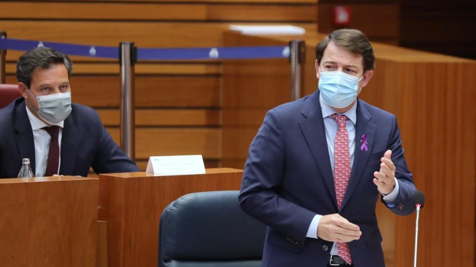 Mañueco presume de que representa a los votantes socialistas en contra de los indultos