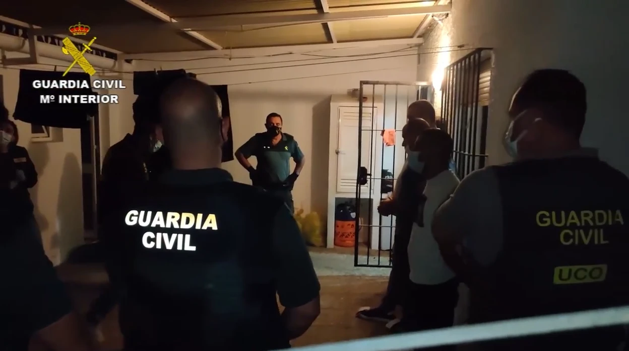 «Si no pagáis, empezamos a cortarle los dedos y luego lo matamos»