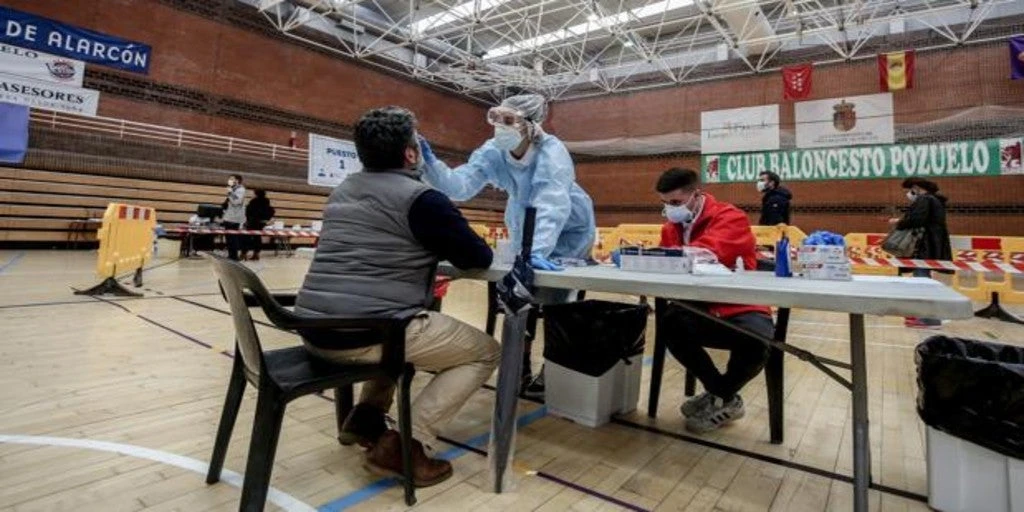 Abstención masiva en los test de antígenos en Madrid: entre el miedo y el descrédito político