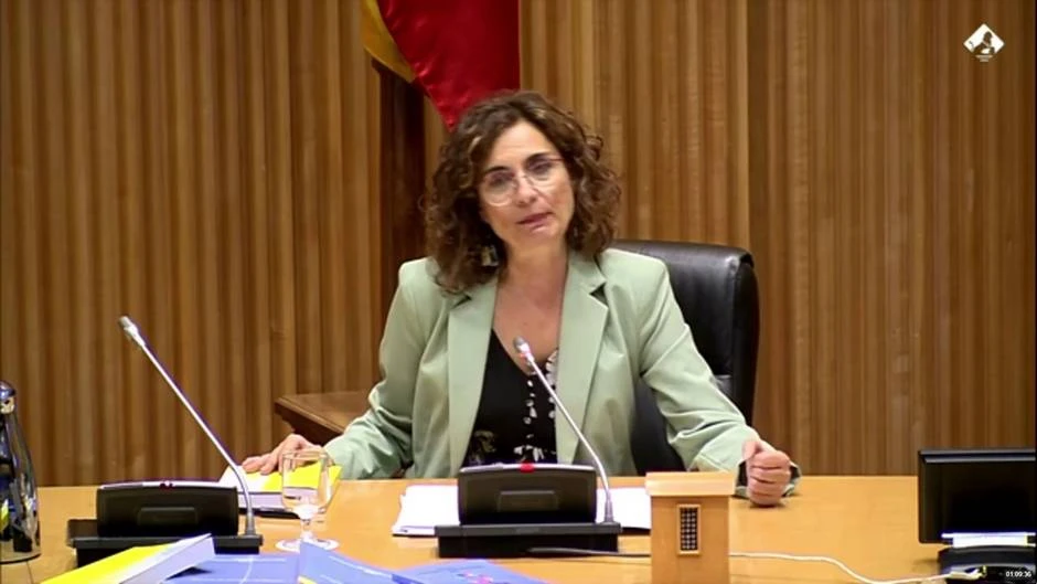 Montero presenta los PGE de 2021, a los que tilda de 