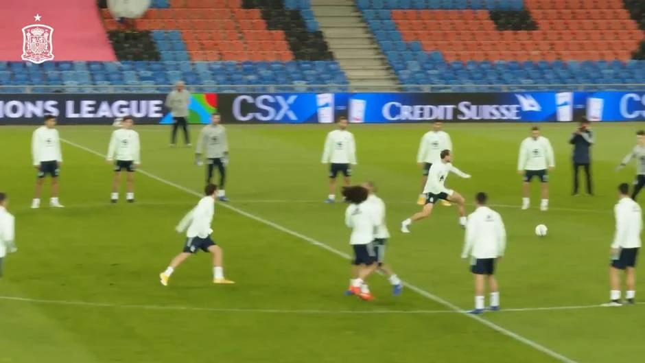 Entrenamiento de la Selección española en el estadio St. Jakob-Park de Basilea