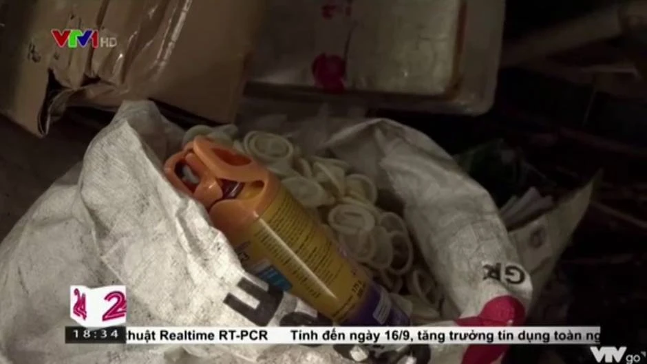 Delincuentes vietnamitas revendían preservativos usados