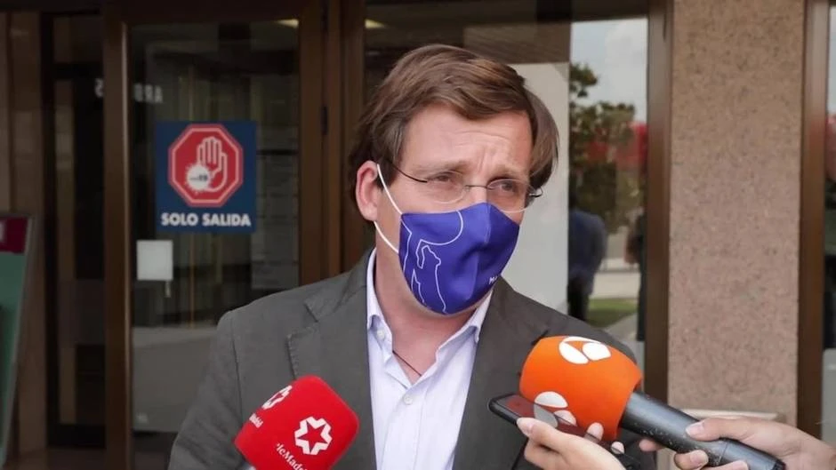 Almeida pide que rebajar o no uso de mascarillas se consulte con CCAA