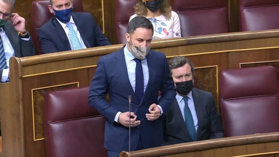 Casado y Abascal se burlan de Sánchez por su 