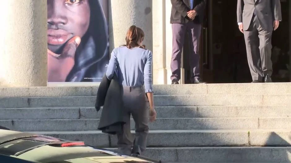 La Reina Letizia enamora con un sencillo look