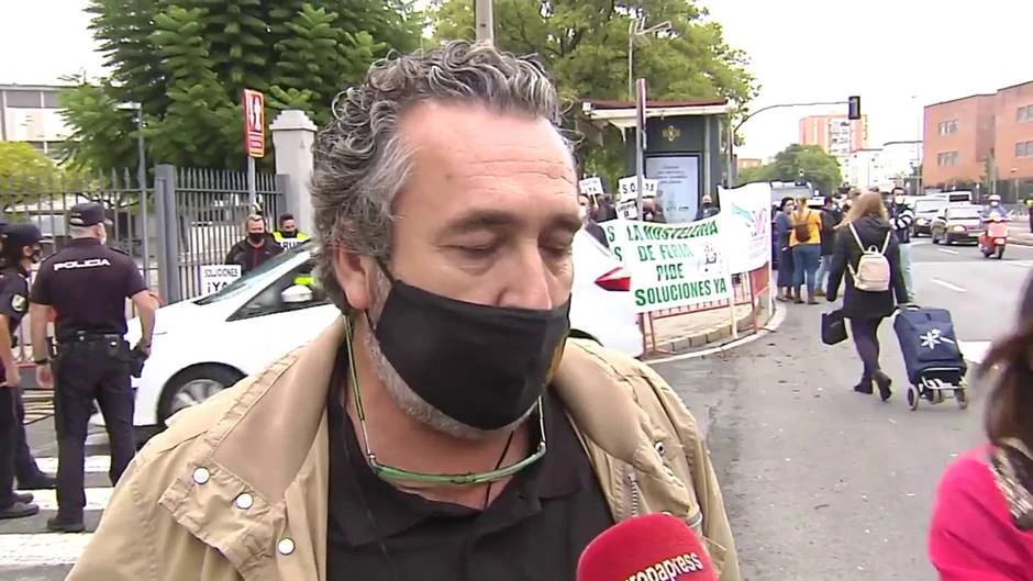 Los hosteleros de ferias de Andalucía temen por sus trabajos y quieren negociar con la Junta
