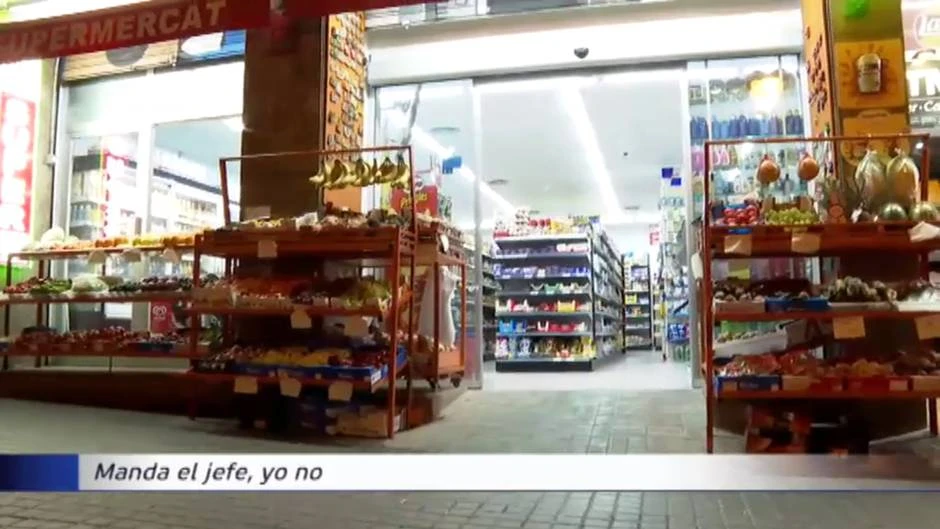 Cataluña obliga a las tiendas 24 horas a cerrar a las diez de la noche y pocas lo cumplen