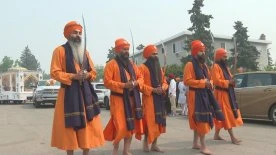 Sikh Society’s Khalsa Parade continues despite smoky conditions