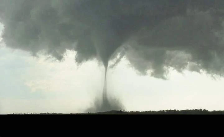 Tornado alert pings Winnipeg phones, despite no warning for the area